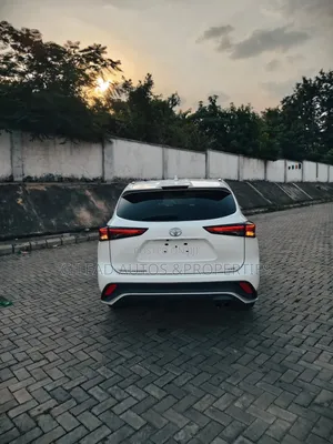 Toyota Highlander XSE 2021 White