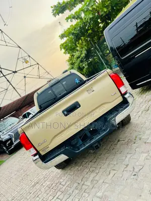 Toyota Tacoma 4dr Double Cab 2016 Beige