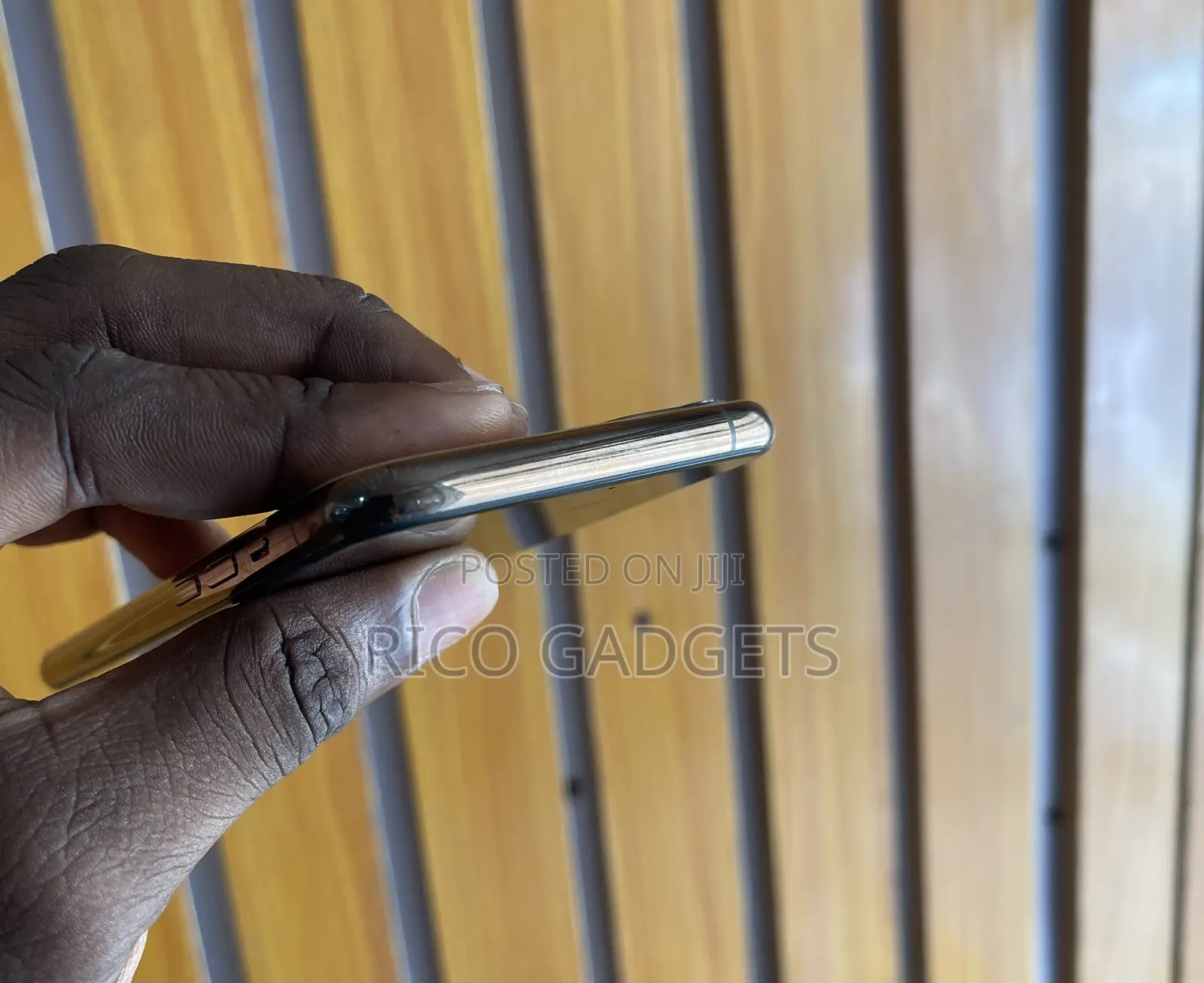 Apple iPhone 11 Pro 64 GB Gold
