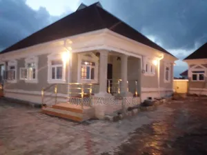 Furnished 3bdrm Bungalow in Hob Estate, Alagbaka, Akure for sale