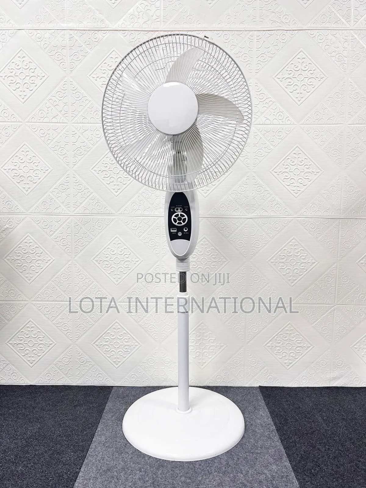 Solar Reachable Fan With Panel and Two Bulb
