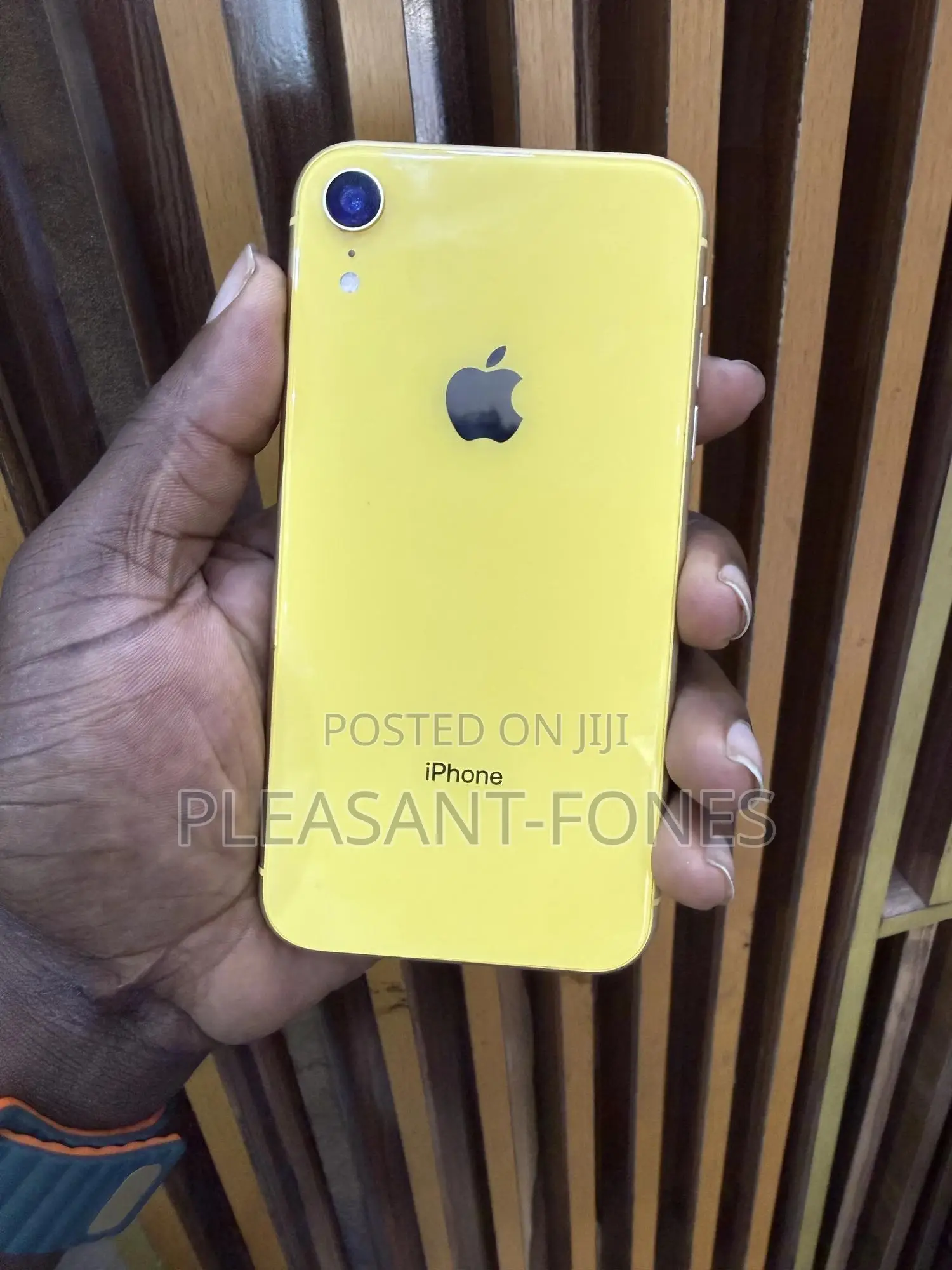 Apple iPhone XR 64 GB Yellow