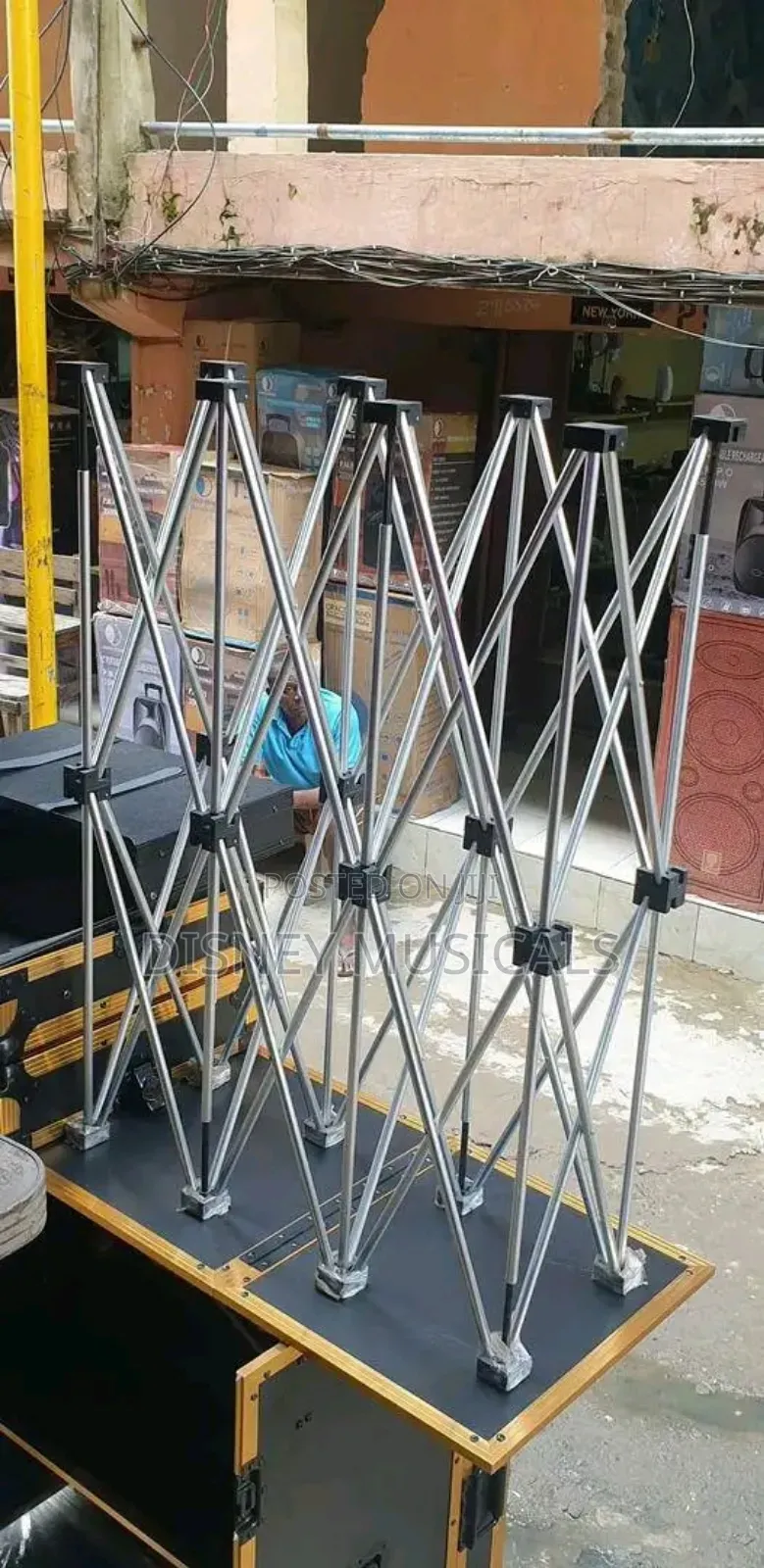 Four Legs Dj Stand