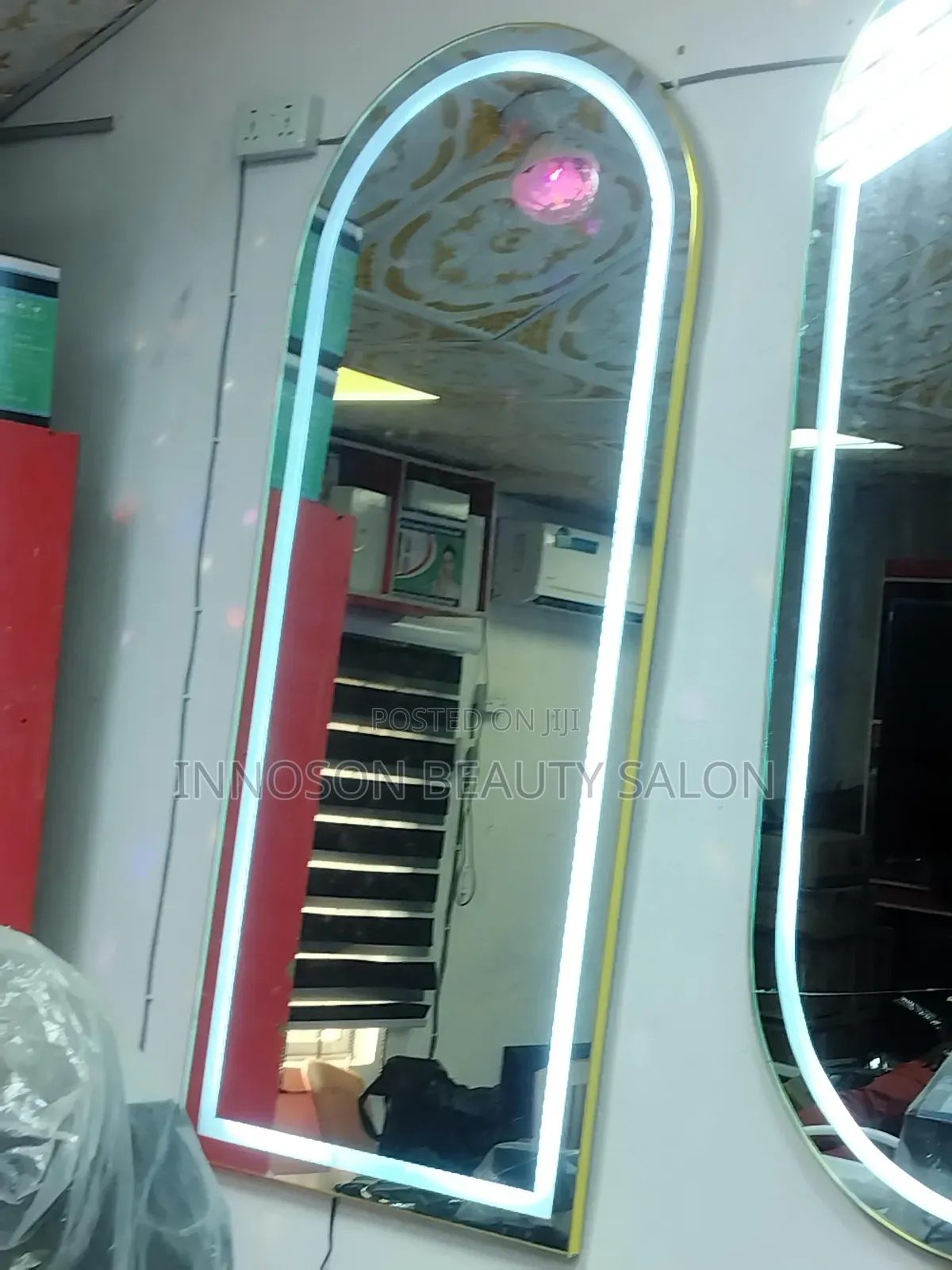 Salon Mirror