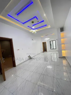 2bdrm Apartment in Ikate, Lekki Phase 1 for rent