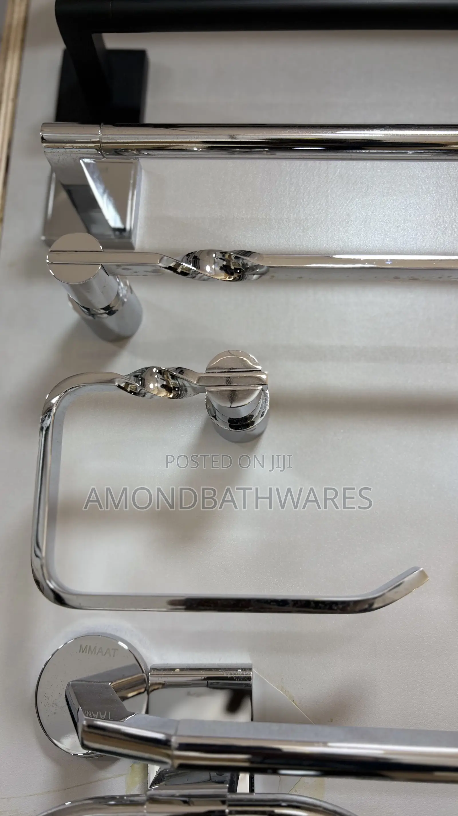 Hand Towel / Tissue Holder