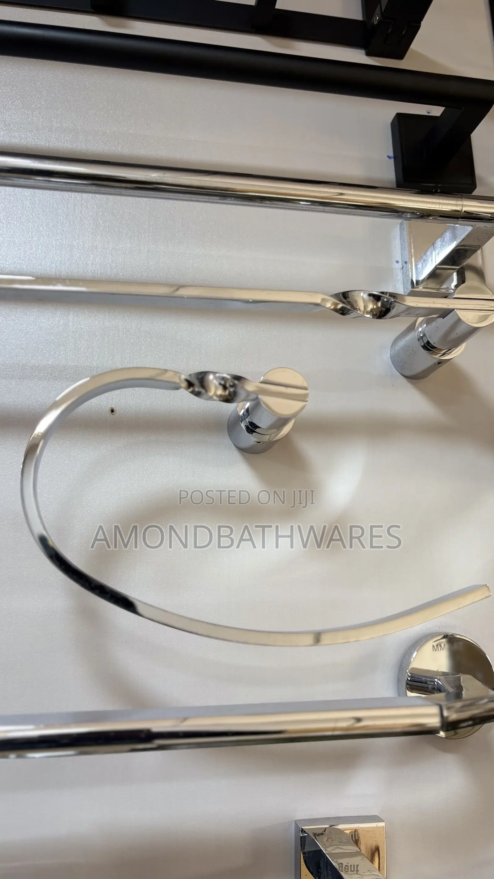 Hand Towel / Tissue Holder