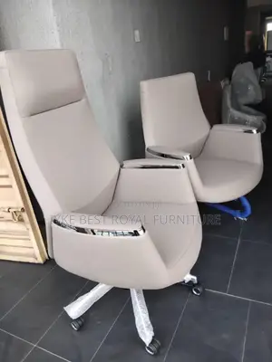 High Quality Office Executive Swivel Chair and Visitor