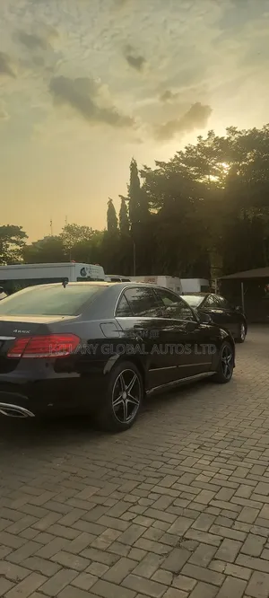 Mercedes-Benz E350 Base BlueTec Sedan (3.0L 6cyl 7A) 2011 Black