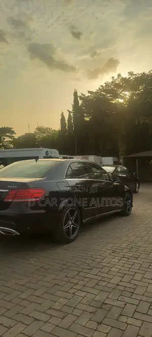 Mercedes-Benz E350 Base BlueTec Sedan (3.0L 6cyl 7A) 2011 Black