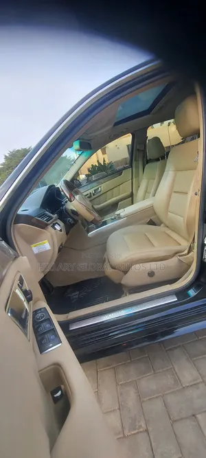 Mercedes-Benz E350 Base BlueTec Sedan (3.0L 6cyl 7A) 2011 Black