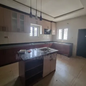 5bdrm Duplex in Opposite Sunnyvale, Dakwo District for sale