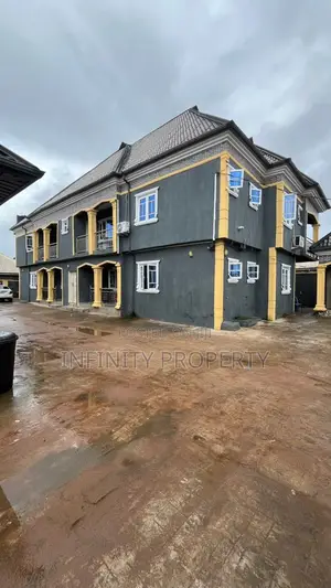 3bdrm Block of Flats in Benin City for sale