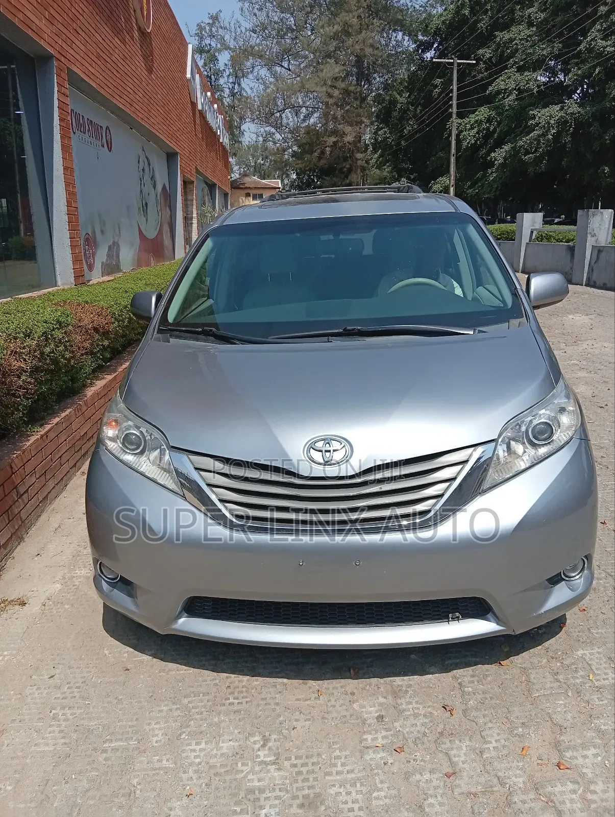 Toyota Sienna 2016 Silver