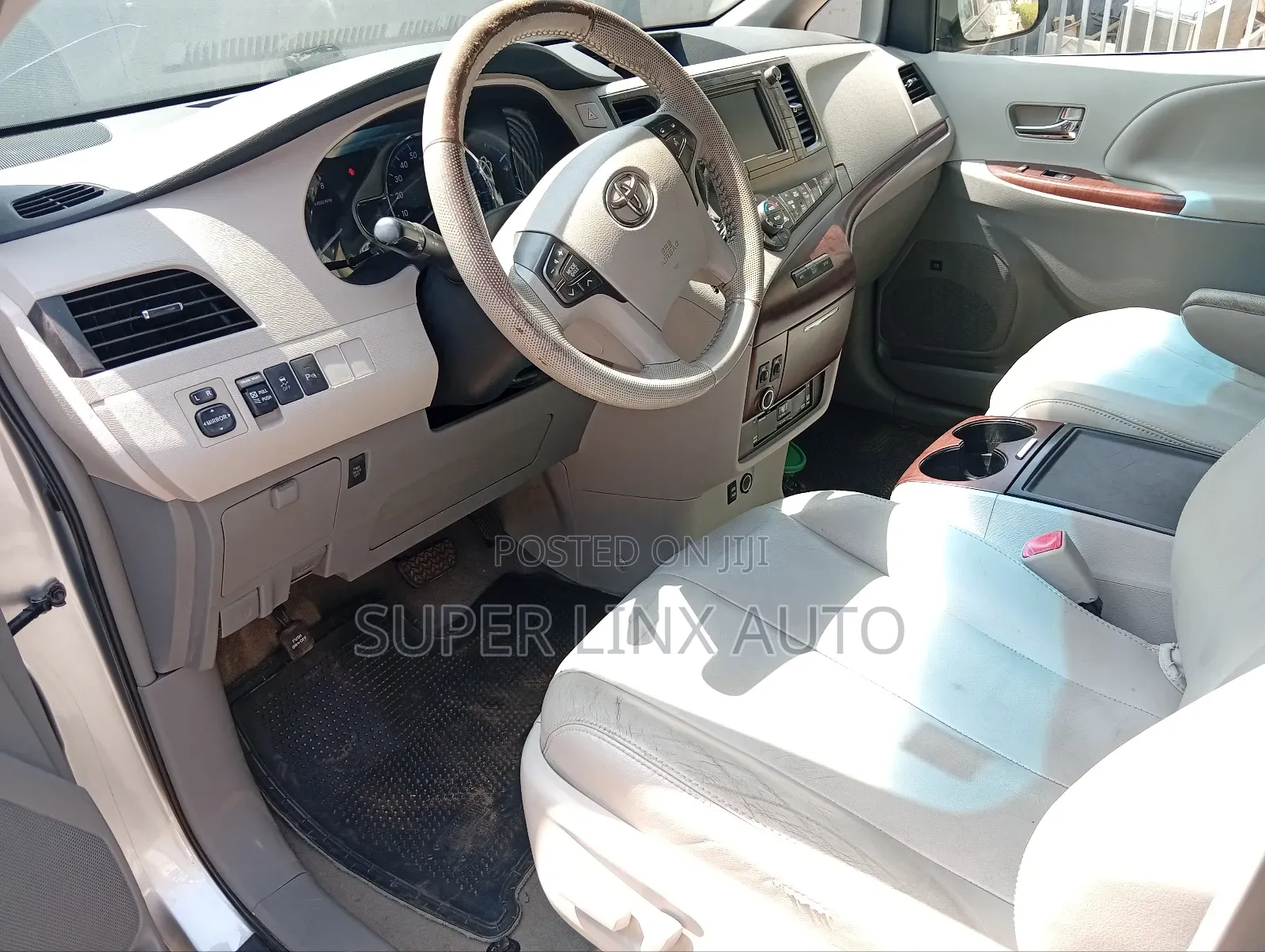 Toyota Sienna 2016 Silver