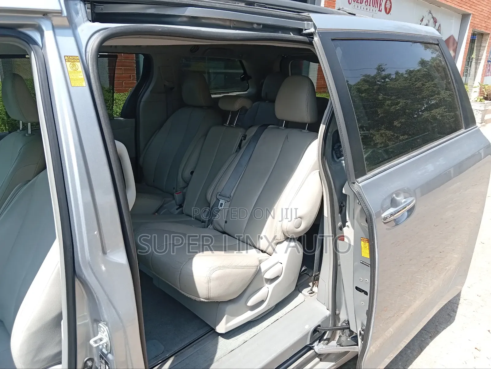 Toyota Sienna 2016 Silver