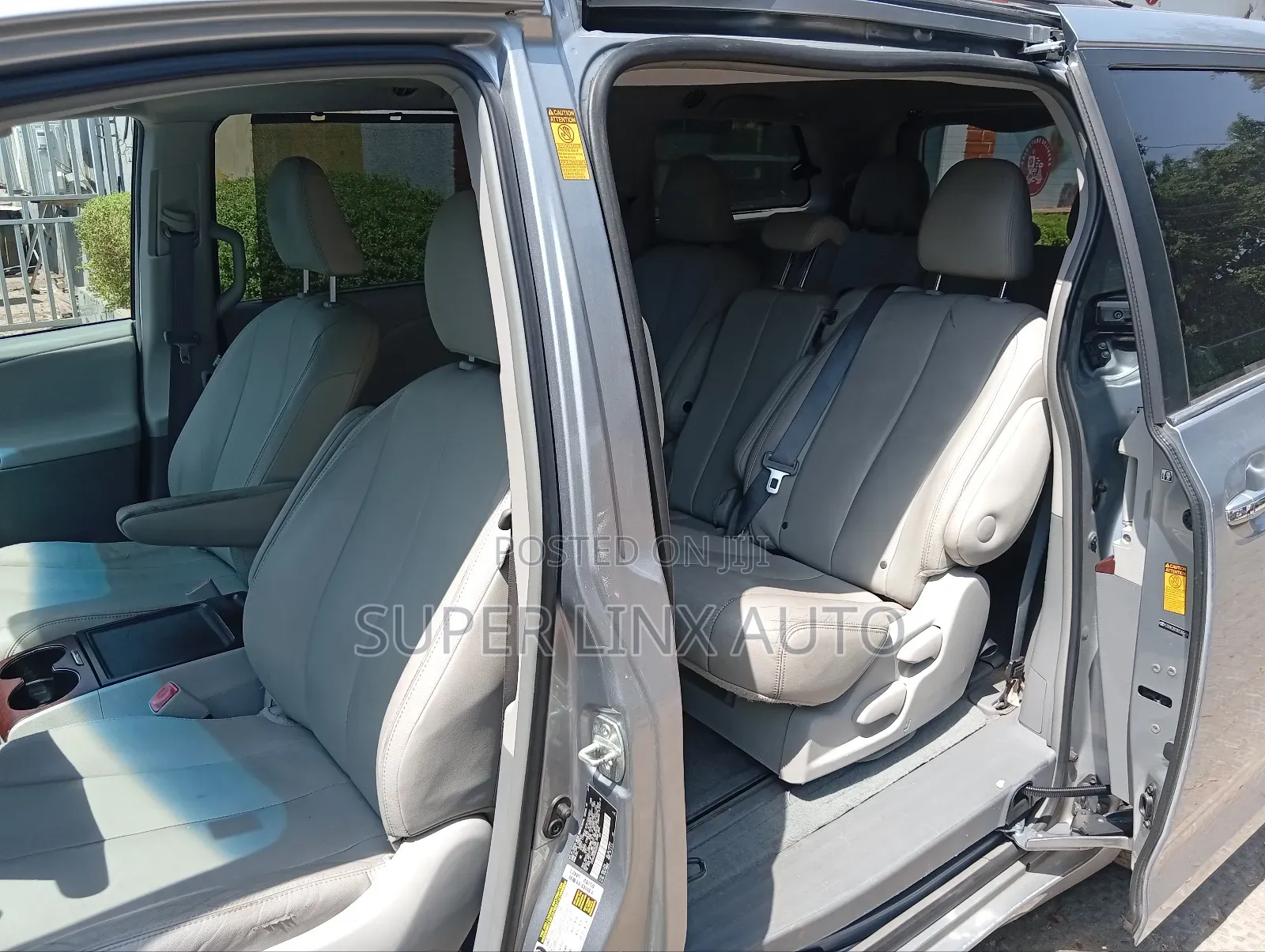 Toyota Sienna 2016 Silver