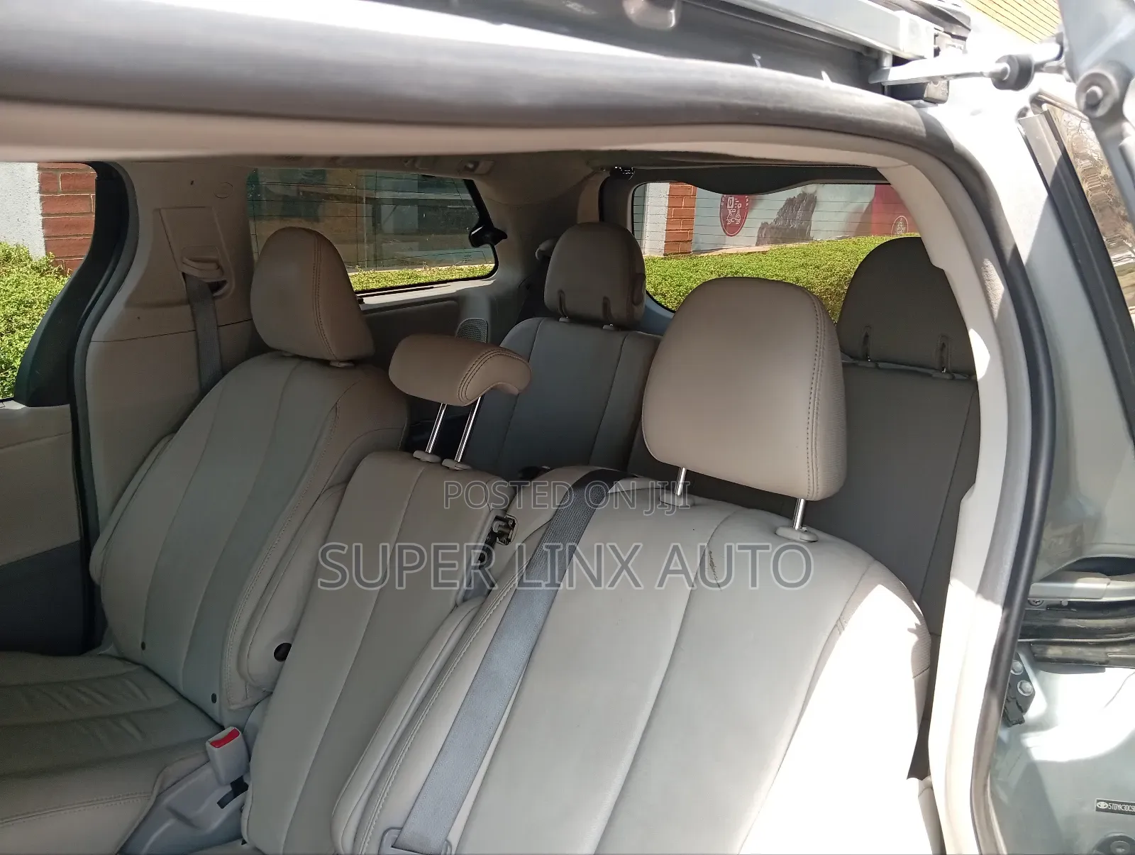 Toyota Sienna 2016 Silver