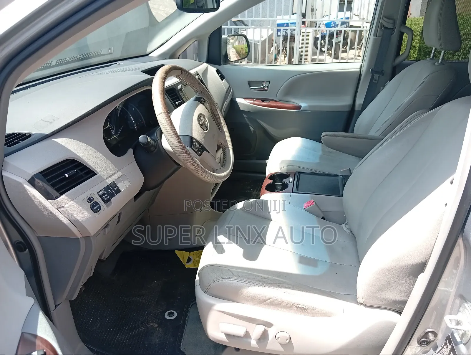 Toyota Sienna 2016 Silver