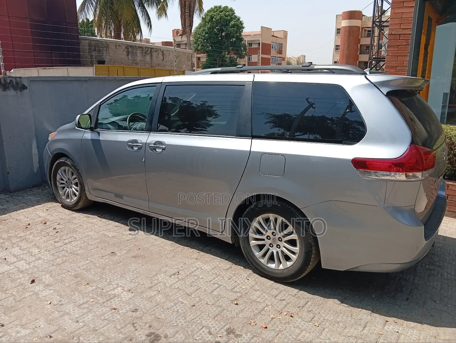 Toyota Sienna 2016 Silver