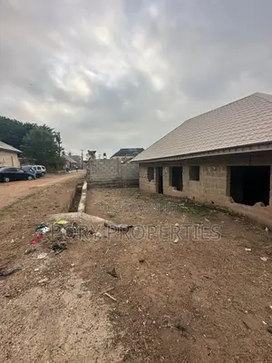 4bdrm Bungalow in Idi Ishin, Jericho for sale