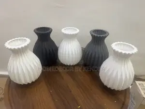 Minimal Plastic Flower Vase Only
