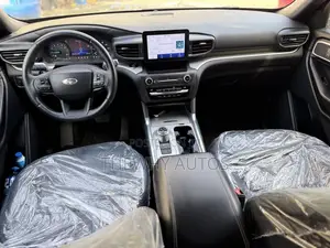 Ford Explorer XLT 4x2 2020 Gray