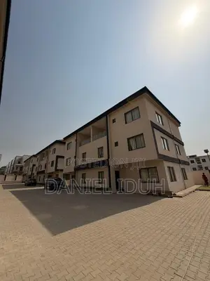 5bdrm Duplex in Mabushi for sale