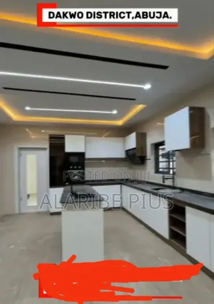 6bdrm Duplex in Estate, Dakwo District for sale