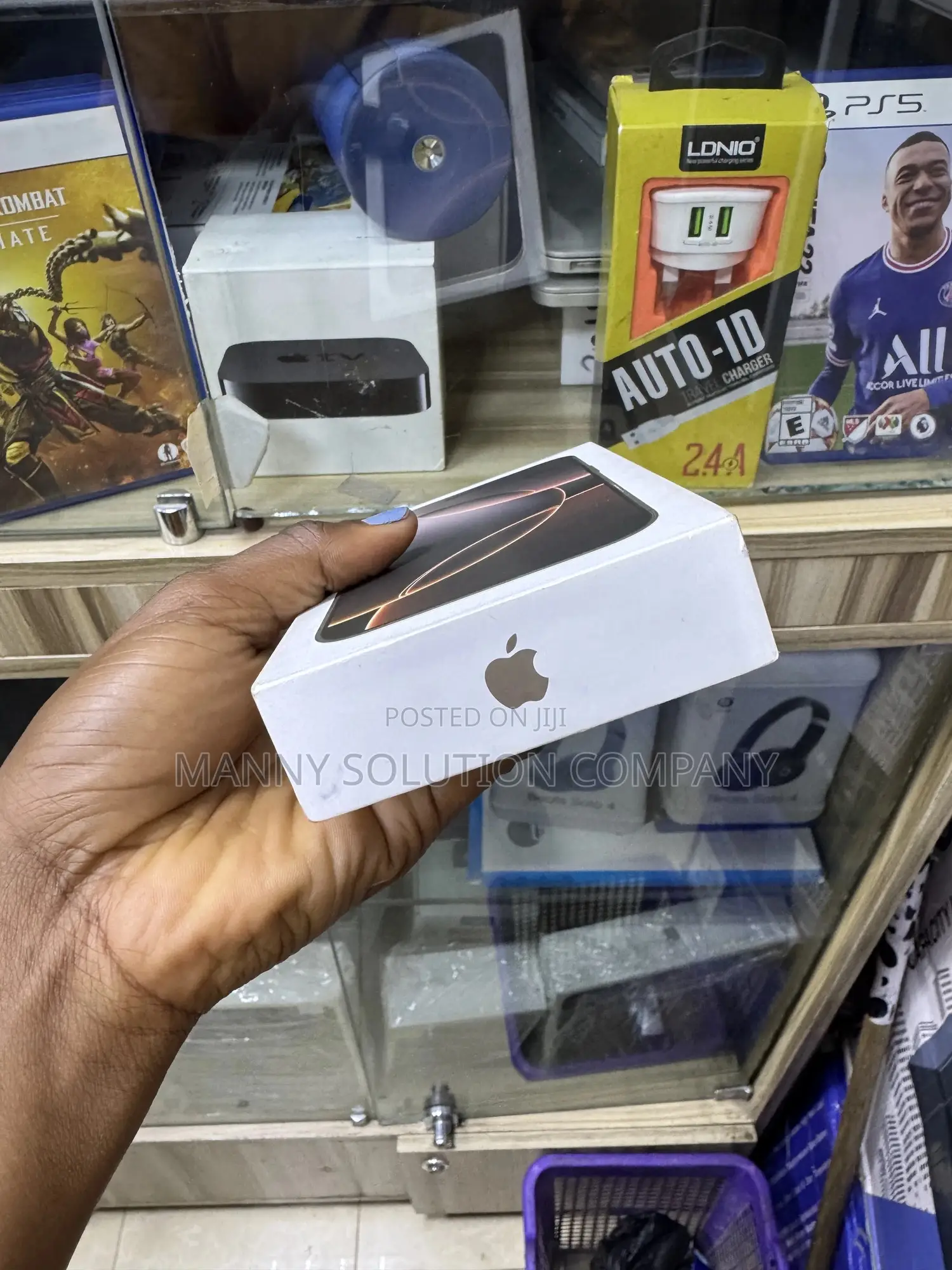 New Apple iPhone 16 Pro 256 GB Gold