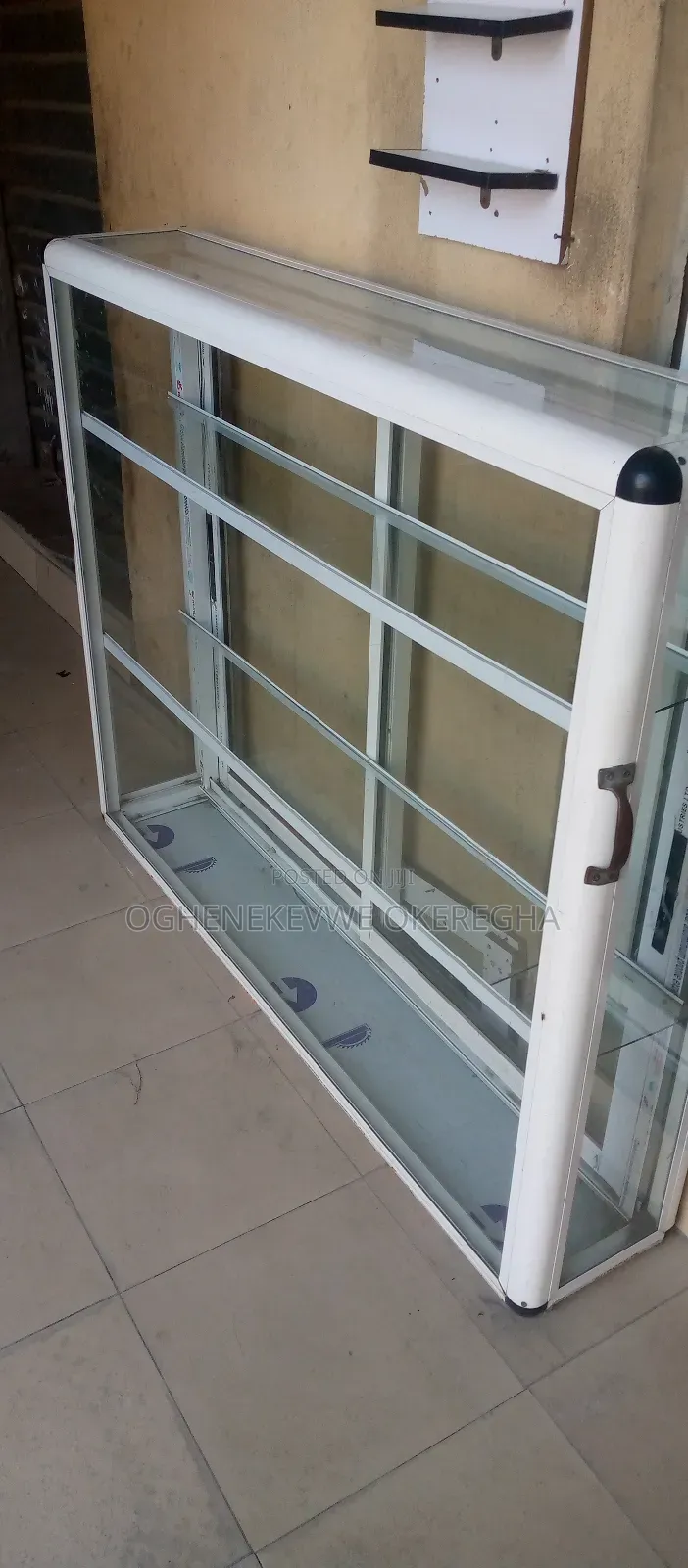 Show Glass