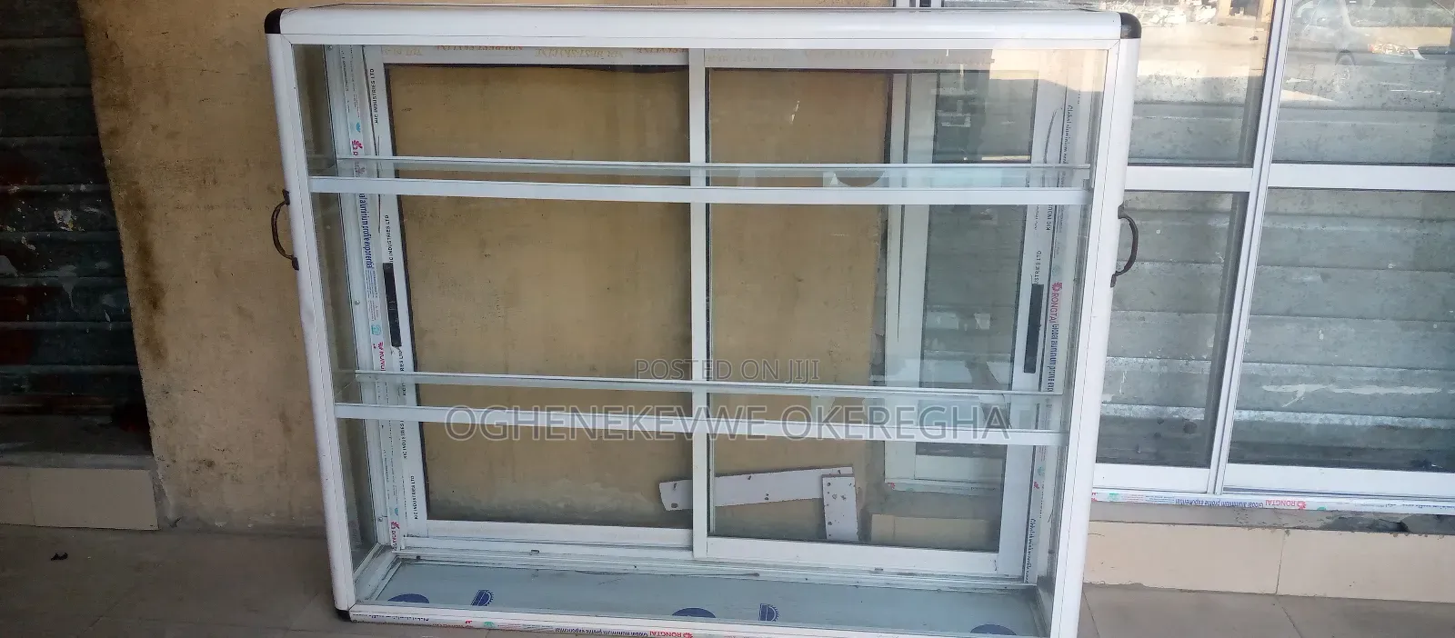 Show Glass