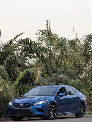 Toyota Camry SE (2.5L 4cyl 8A) 2019 Blue