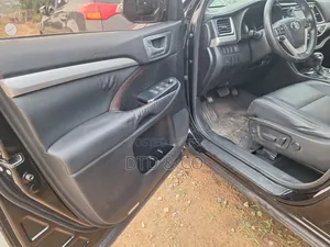 Toyota Highlander 2016 Black