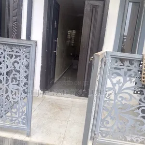 Furnished 3bdrm Block of Flats in Commissioners, Oshimili South