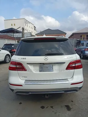 Mercedes-Benz M Class ML350 4dr SUV (3.5L 6cyl 7A) 2014 White