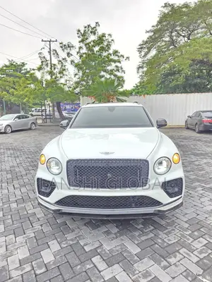 Bentley Bentayga 2022 White