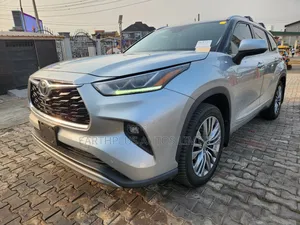Toyota Highlander Platinum AWD 2020 Silver
