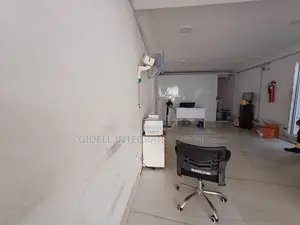 58sqm Shop / Office Space on the Ground Floor