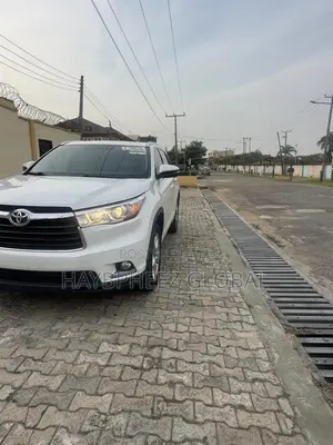 Toyota Highlander Limited 4dr SUV AWD (3.5L 6cyl 6A) 2014 White