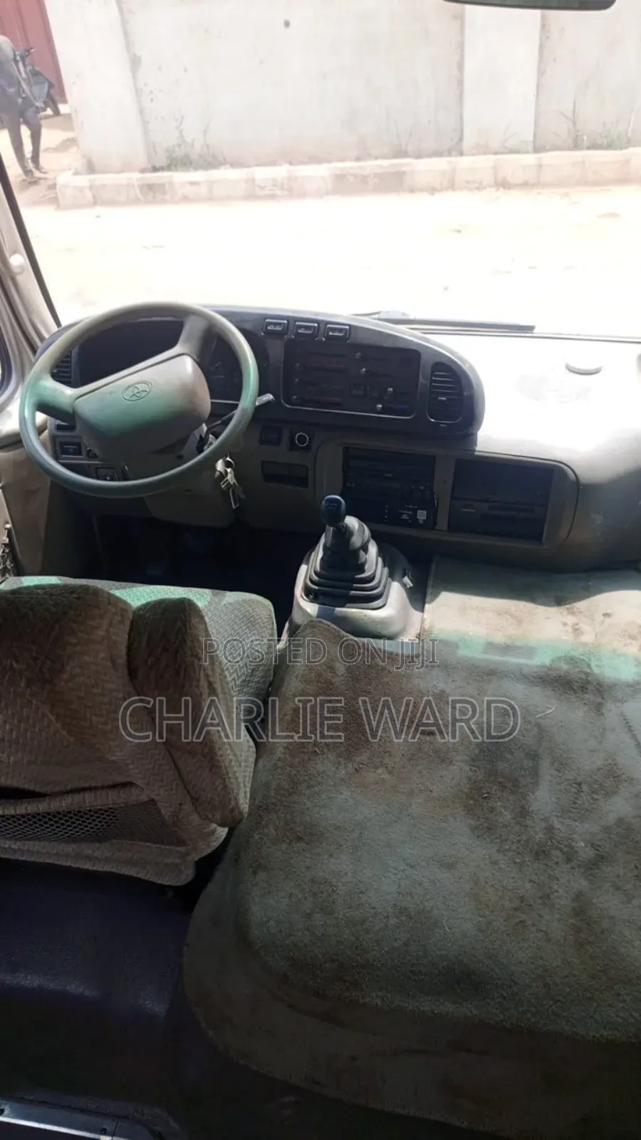 Toyota Coaster 2010 Gold