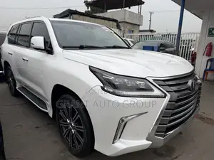 Lexus LX 570 AWD 2019 White