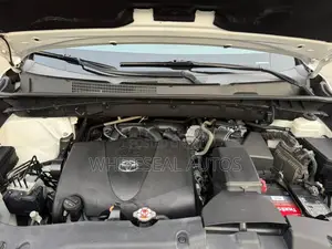 Toyota Highlander Limited 2019 Off white