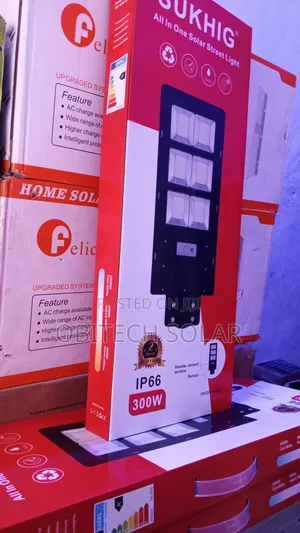 300watts 6eyes Sukhig Solar Street Light