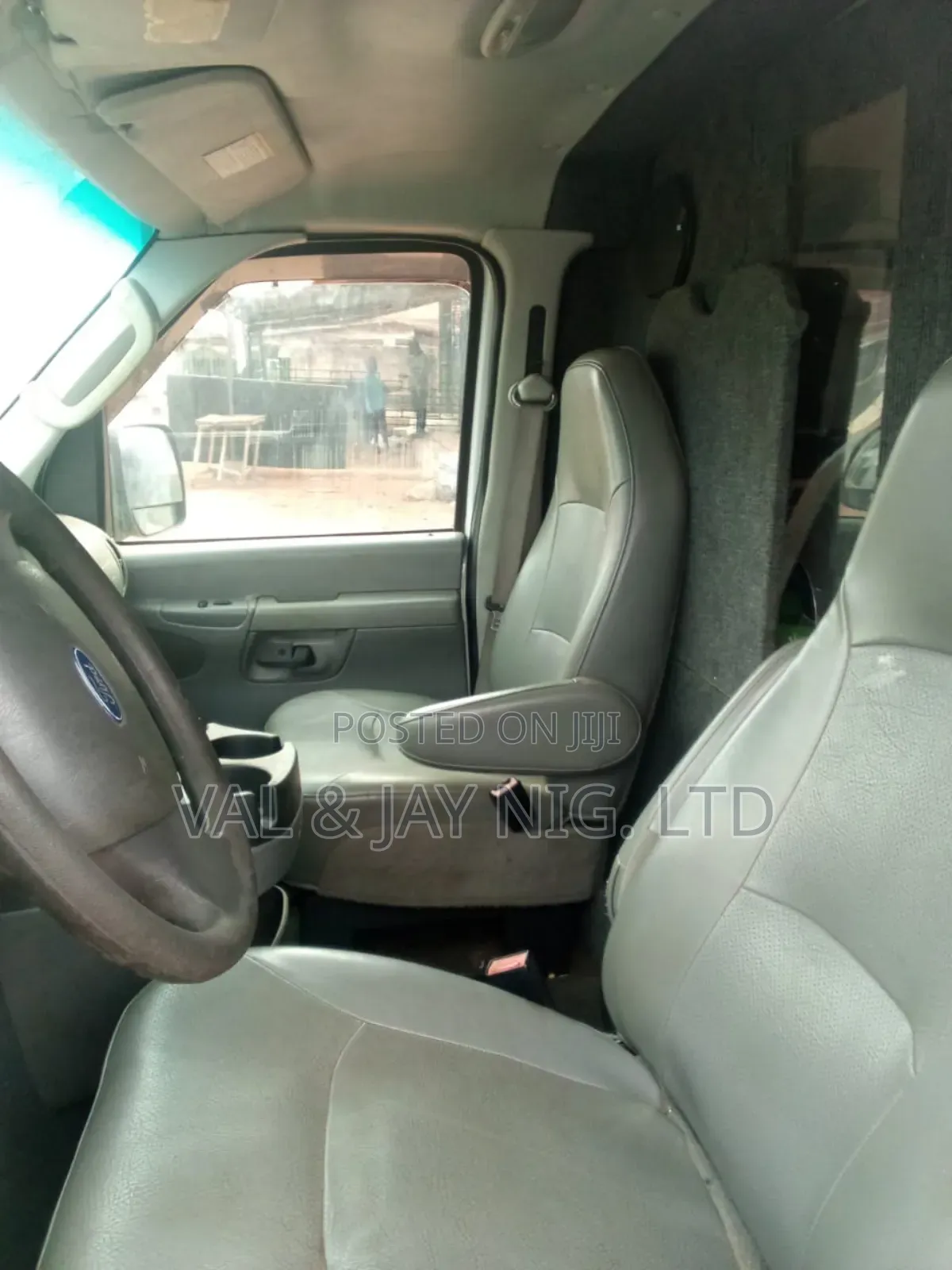 Ford E250 2004 White