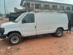 Ford E250 2004 White