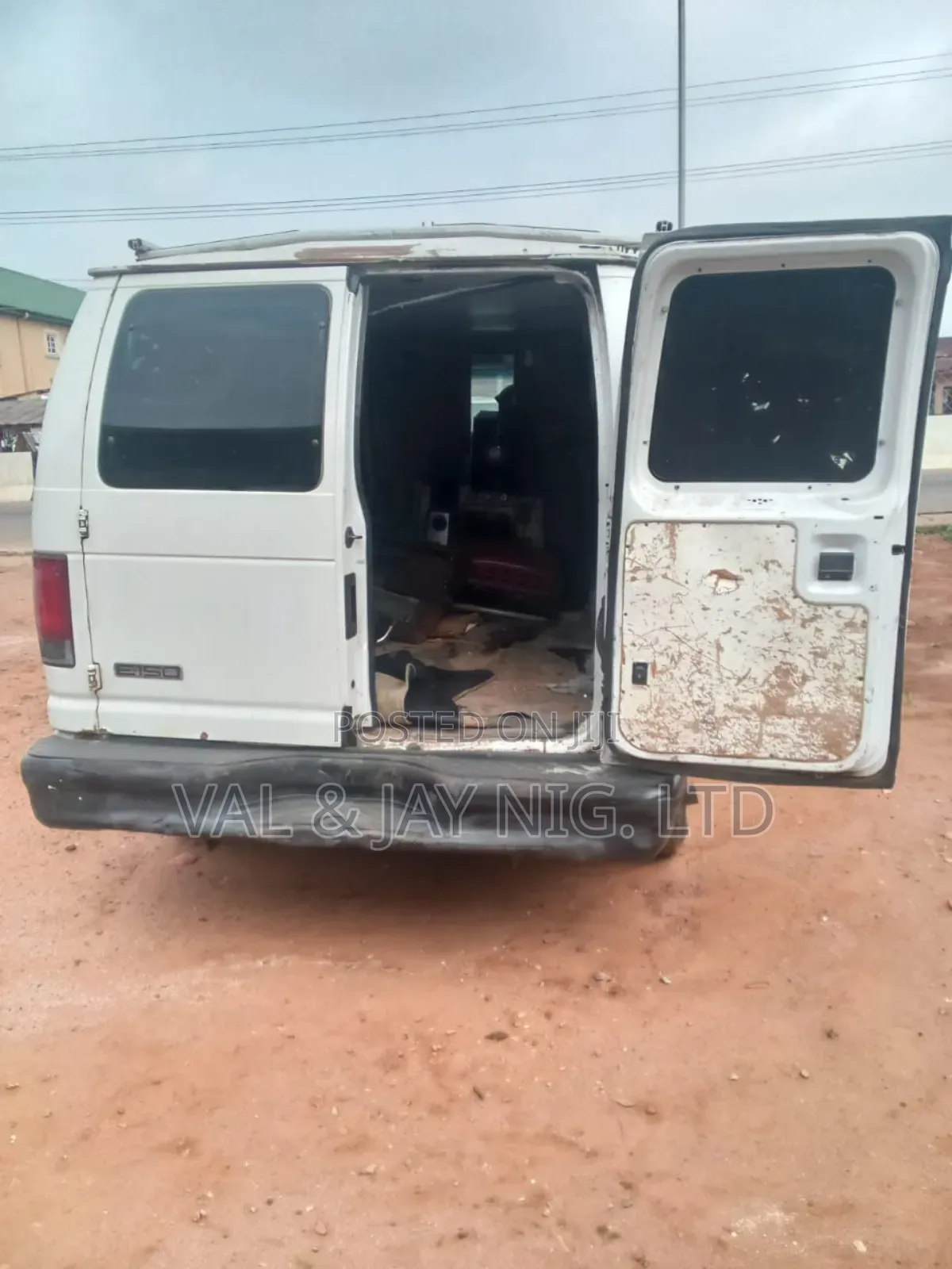 Ford E250 2004 White