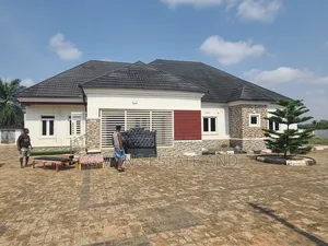 4bdrm Bungalow in Ogheghe Off Sapele, Benin City for rent