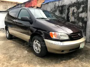 Toyota Sienna LE 2002 Brown