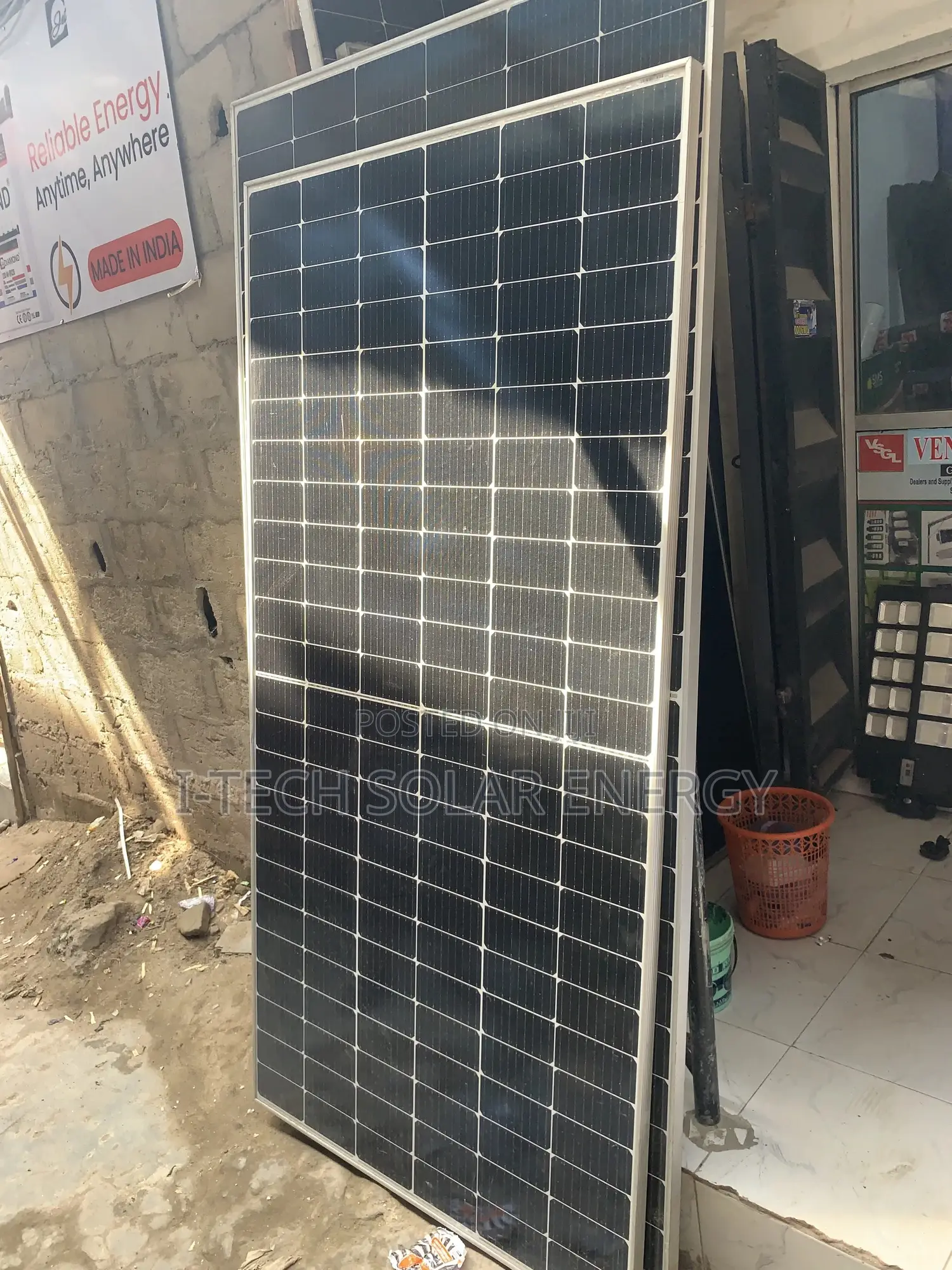 550watts Jinko Solar Panels